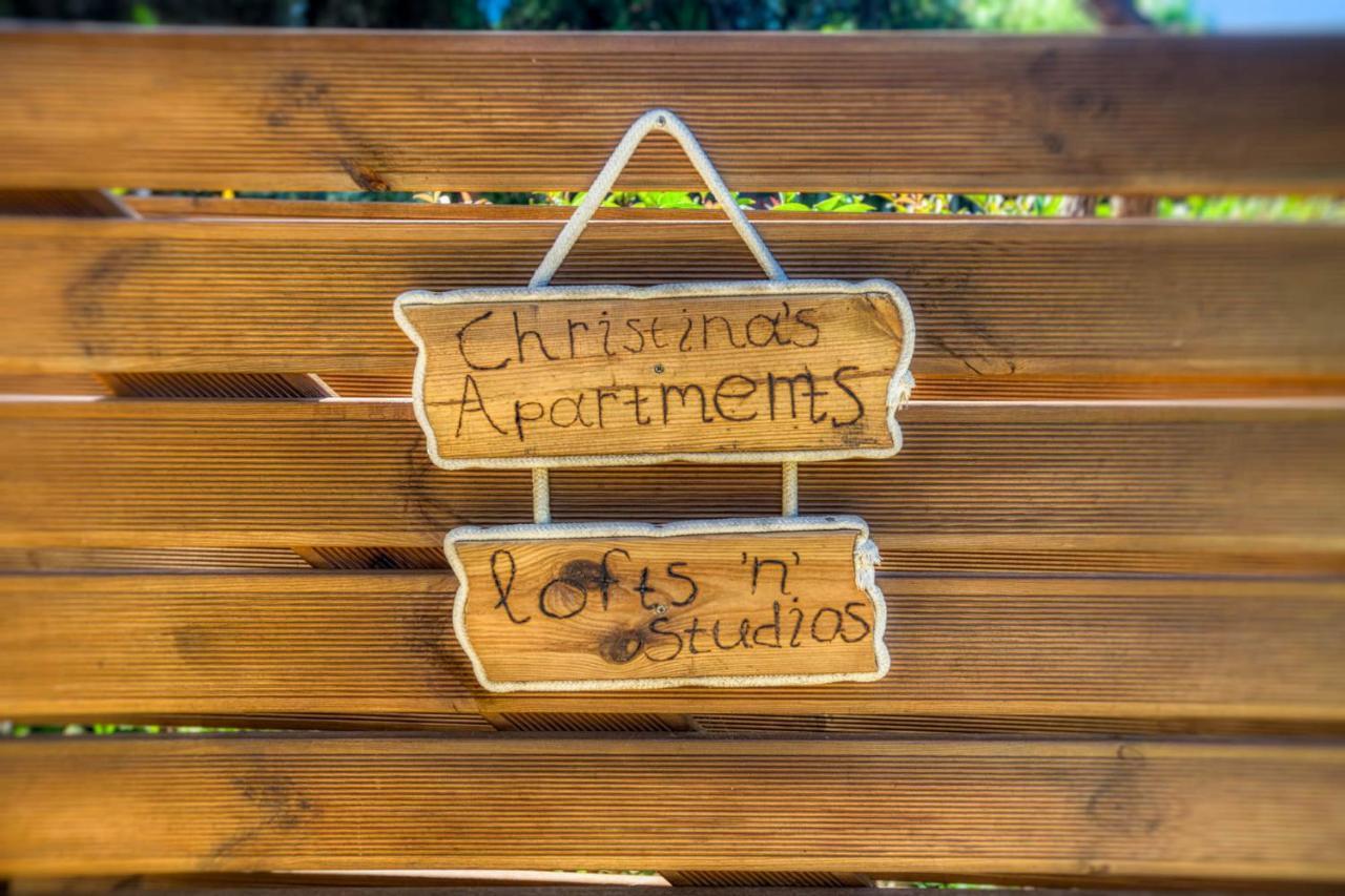Christinas Apartments Ágios Matthaíos Exterior foto